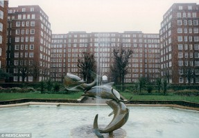 Dolphin_Square