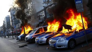 frankfurt-cop-cars2